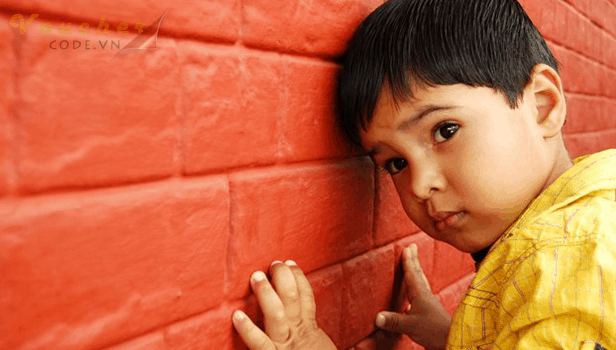 Tre bi cham n%C3%B3i nguyen nhan va cach dieu tri 5