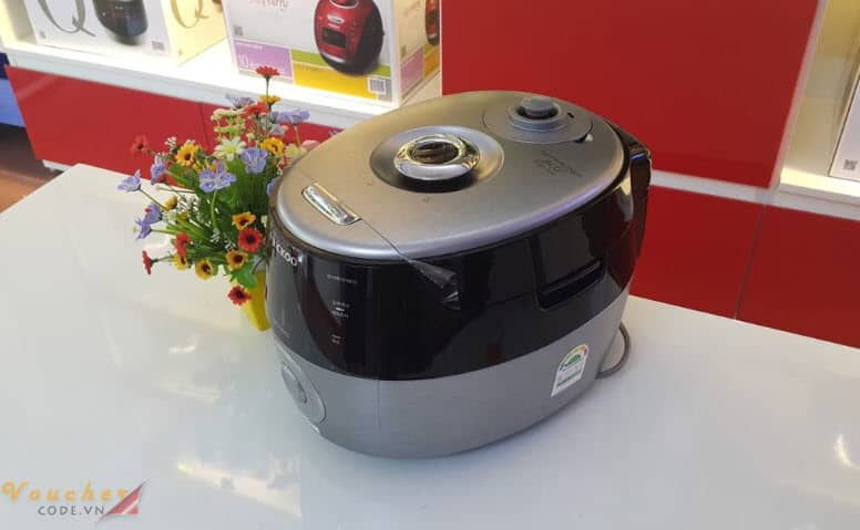 Noi com dien cao tan nao tot 2 Nồi cơm điện áp suất cao tần Cuckoo CRP-GHXB1010FD 1.8L