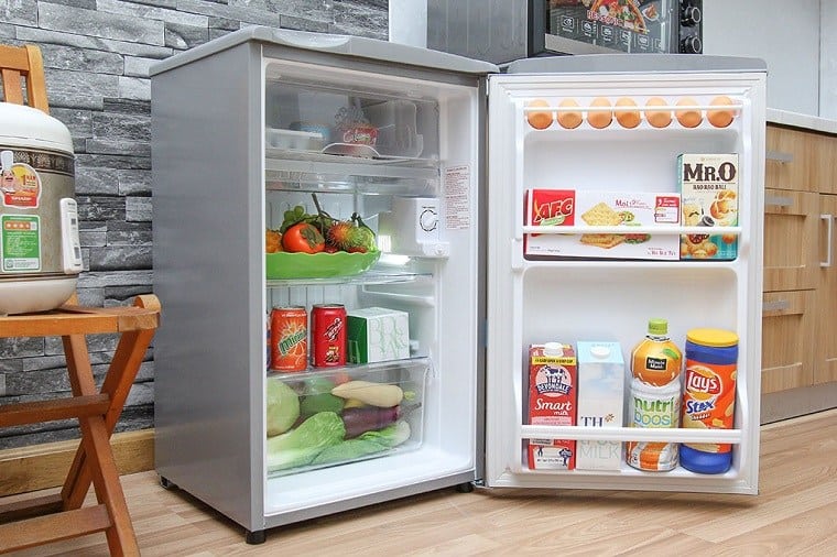 Top 5 tu lanh mini co ngan da Aqua AQR 95AR Tủ Lạnh mini có ngăn đá Aqua AQR-95AR (90 Lít)