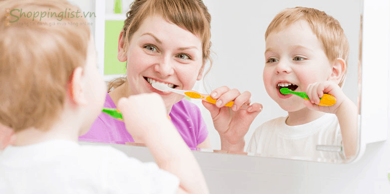 Nhiet mieng %E1%BB%9F tre em 5 Lưu ý chăm sóc trẻ khi bị loét miệng, lở miệng
