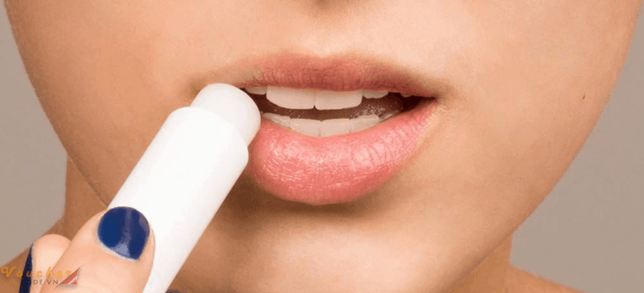 Top 7 cay son duong moi tot nhat 1 Son dưỡng môi là gì