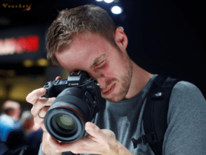 Nen-mua-may-anh-DSLR-nao-1