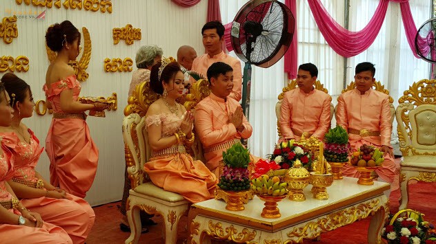 Phong tục và ứng xử tịa Campuchia