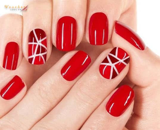 Nail màu đỏ rực rỡ