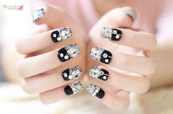 Nail màu đen