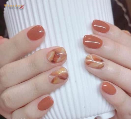 Nail màu nude nhẹ nhàng