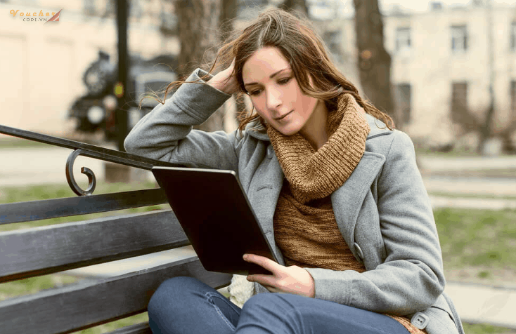 Co Nen Mua May Doc Sach Kindle 4