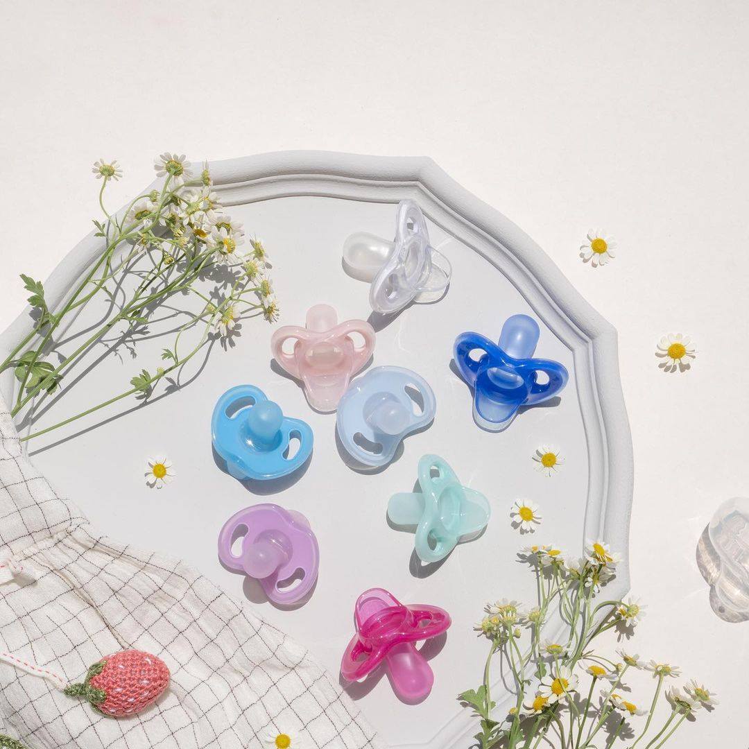 Ty ngam silicon sieu nhe Tommee Tippee Ultra-light